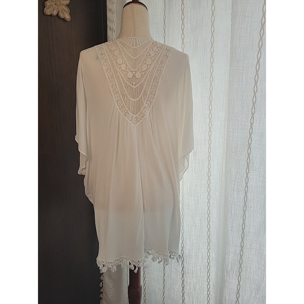 Charlotte Russe Batwing Kimono White Open Front Lace Crochet Detail Medium